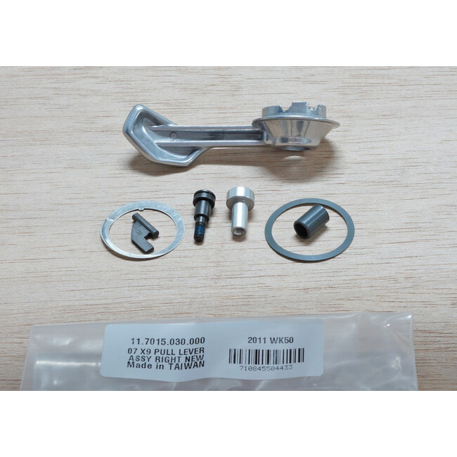 07-09 X9 Pull Lever Assy, Right New - Silver